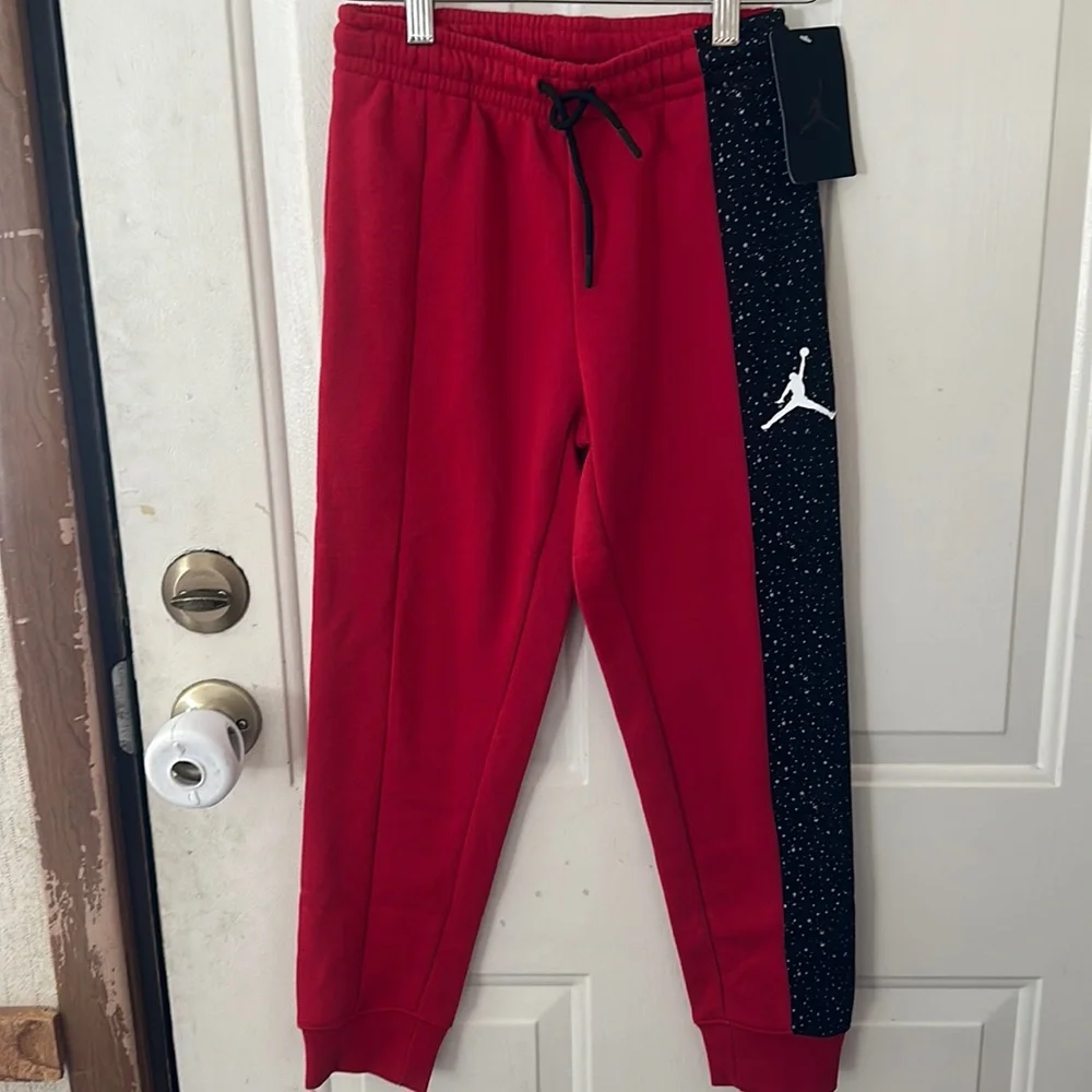 JORDAN BOY’S SWEATPANTS/JOGGERS: RED/BLACK: NWT: SZ S